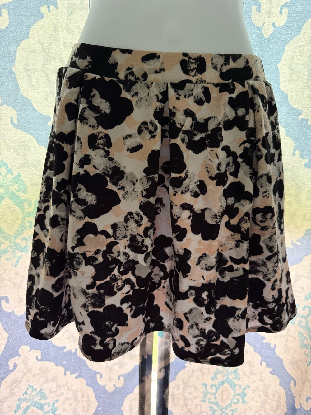 Joe B by Joe Benbasset Floral Pleated Stretched Mini Skirt S